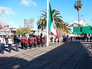 Pide alcalde alcalde Juan Gim Nogales respetar nuestra enseña patria a ser buenos ciudadanos y a promover los valores cívicos.