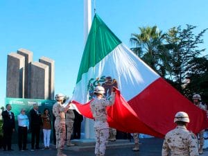 Para celebrar el 82 aniversario de la oficialización del Día de la Bandera de México